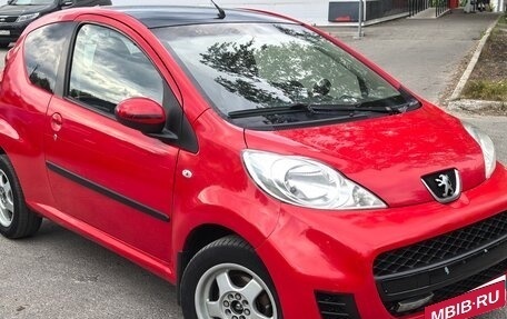 Peugeot 107 I рестайлинг, 2011 год, 350 000 рублей, 2 фотография
