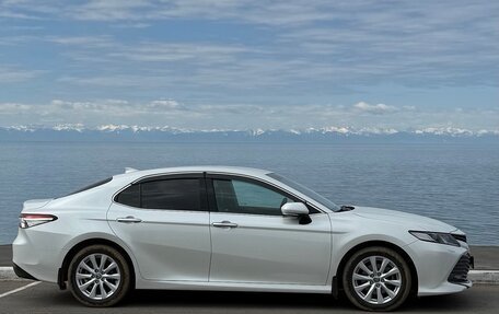 Toyota Camry, 2020 год, 3 000 000 рублей, 2 фотография