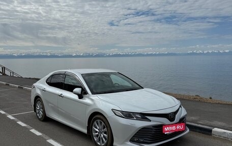 Toyota Camry, 2020 год, 3 000 000 рублей, 3 фотография