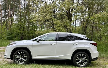 Lexus RX IV рестайлинг, 2022 год, 4 200 000 рублей, 6 фотография