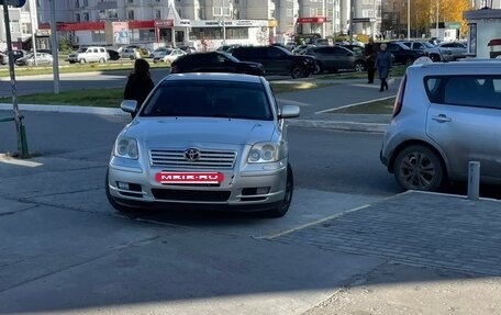 Toyota Avensis III рестайлинг, 2004 год, 820 000 рублей, 4 фотография