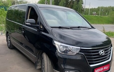 Hyundai H-1 II рестайлинг, 2018 год, 2 500 000 рублей, 1 фотография