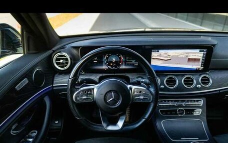 Mercedes-Benz E-Класс, 2019 год, 3 750 000 рублей, 7 фотография