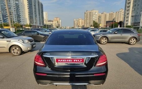 Mercedes-Benz E-Класс, 2019 год, 3 750 000 рублей, 4 фотография