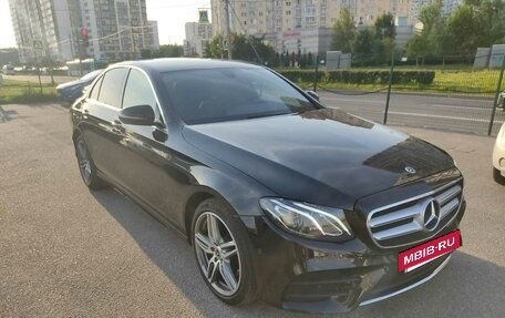 Mercedes-Benz E-Класс, 2019 год, 3 750 000 рублей, 5 фотография