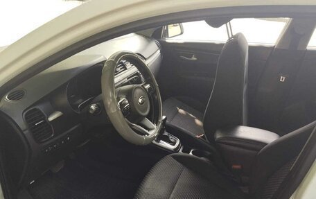 KIA Rio IV, 2018 год, 810 000 рублей, 4 фотография