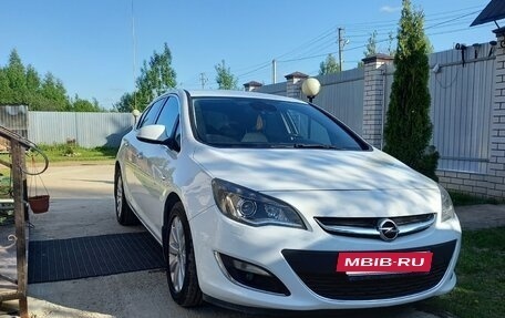 Opel Astra J, 2013 год, 650 000 рублей, 2 фотография