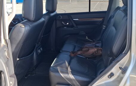 Mitsubishi Pajero IV, 2007 год, 1 490 000 рублей, 10 фотография