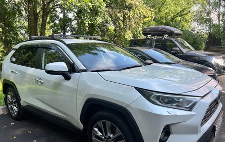 Toyota RAV4, 2020 год, 3 700 000 рублей, 5 фотография