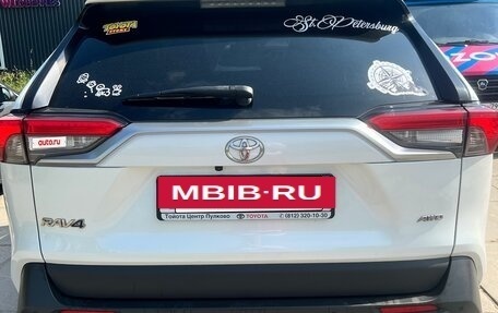 Toyota RAV4, 2020 год, 3 700 000 рублей, 2 фотография