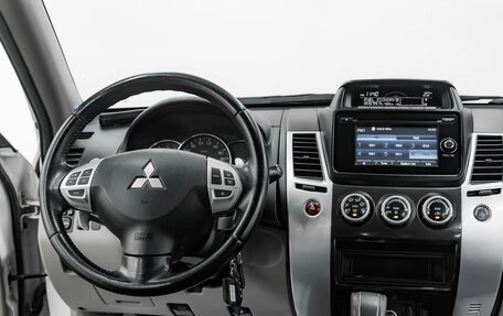 Mitsubishi Pajero Sport II рестайлинг, 2015 год, 1 595 000 рублей, 9 фотография