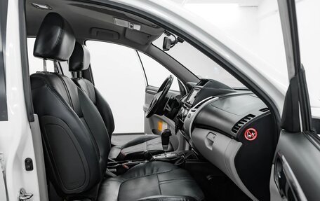Mitsubishi Pajero Sport II рестайлинг, 2015 год, 1 595 000 рублей, 14 фотография