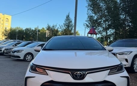 Toyota Corolla, 2022 год, 2 250 000 рублей, 3 фотография