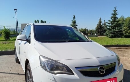 Opel Astra J, 2011 год, 850 000 рублей, 1 фотография