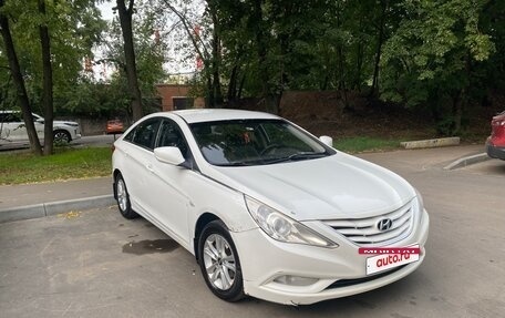 Hyundai Sonata VI, 2011 год, 700 000 рублей, 2 фотография