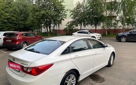 Hyundai Sonata VI, 2011 год, 700 000 рублей, 4 фотография