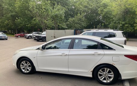 Hyundai Sonata VI, 2011 год, 700 000 рублей, 5 фотография
