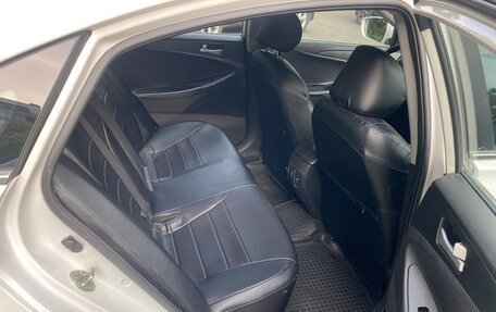 Hyundai Sonata VI, 2011 год, 700 000 рублей, 6 фотография