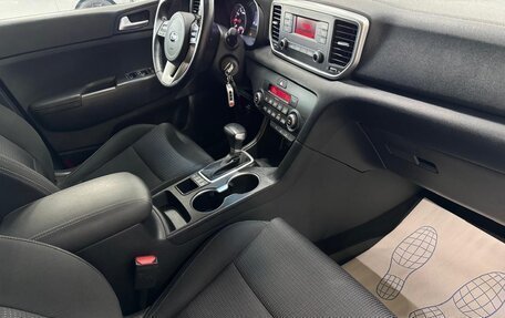 KIA Sportage IV рестайлинг, 2021 год, 2 355 000 рублей, 12 фотография