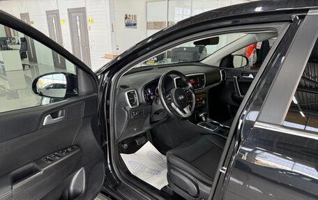 KIA Sportage IV рестайлинг, 2021 год, 2 355 000 рублей, 8 фотография