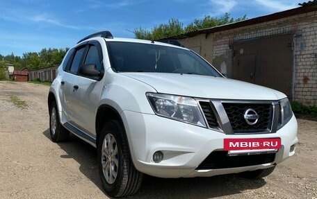Nissan Terrano III, 2016 год, 1 000 000 рублей, 2 фотография