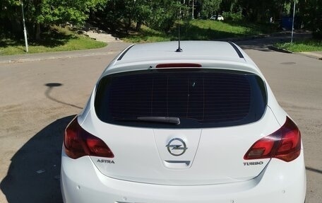 Opel Astra J, 2011 год, 850 000 рублей, 4 фотография