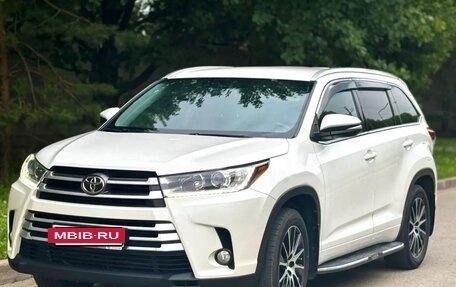 Toyota Highlander III, 2021 год, 3 100 000 рублей, 4 фотография