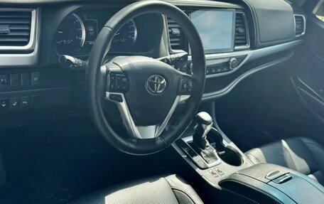 Toyota Highlander III, 2021 год, 3 100 000 рублей, 9 фотография