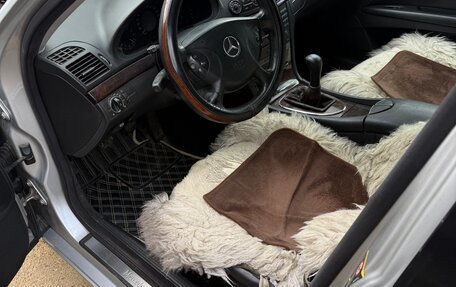 Mercedes-Benz E-Класс, 2004 год, 550 000 рублей, 8 фотография