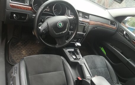 Skoda Superb III рестайлинг, 2011 год, 1 250 000 рублей, 4 фотография