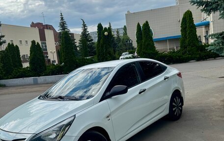 Hyundai Solaris II рестайлинг, 2014 год, 890 000 рублей, 2 фотография