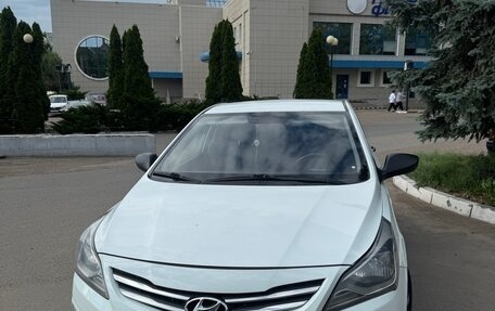 Hyundai Solaris II рестайлинг, 2014 год, 890 000 рублей, 4 фотография