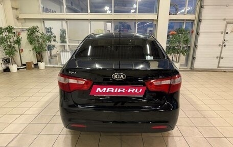 KIA Rio III рестайлинг, 2013 год, 880 000 рублей, 4 фотография