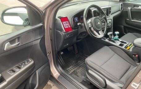 KIA Sportage IV рестайлинг, 2018 год, 2 200 000 рублей, 10 фотография