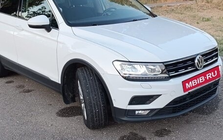 Volkswagen Tiguan II, 2018 год, 2 690 000 рублей, 2 фотография