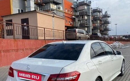 Mercedes-Benz E-Класс, 2011 год, 1 000 000 рублей, 3 фотография