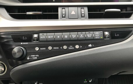 Lexus ES VII, 2019 год, 3 700 000 рублей, 17 фотография