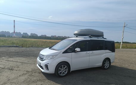 Honda Stepwgn IV, 2015 год, 1 980 000 рублей, 2 фотография