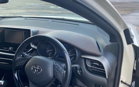 Toyota C-HR I рестайлинг, 2018 год, 2 000 000 рублей, 9 фотография