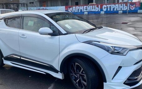 Toyota C-HR I рестайлинг, 2018 год, 2 000 000 рублей, 8 фотография