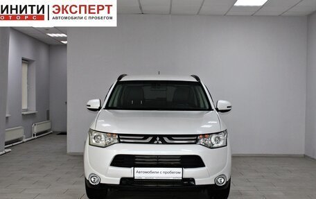 Mitsubishi Outlander III рестайлинг 3, 2013 год, 1 399 900 рублей, 2 фотография