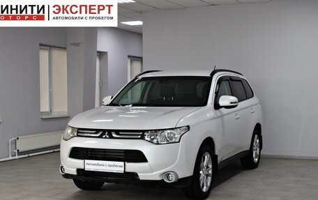Mitsubishi Outlander III рестайлинг 3, 2013 год, 1 399 900 рублей, 3 фотография