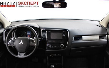 Mitsubishi Outlander III рестайлинг 3, 2013 год, 1 399 900 рублей, 7 фотография
