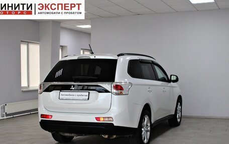 Mitsubishi Outlander III рестайлинг 3, 2013 год, 1 399 900 рублей, 4 фотография