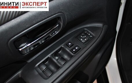 Mitsubishi Outlander III рестайлинг 3, 2013 год, 1 399 900 рублей, 8 фотография