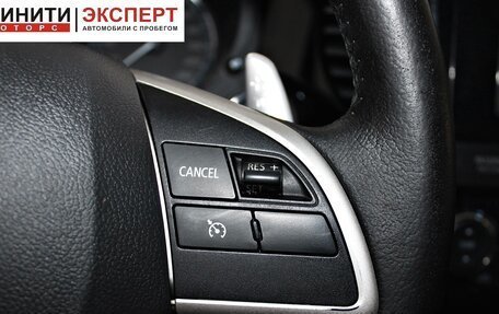 Mitsubishi Outlander III рестайлинг 3, 2013 год, 1 399 900 рублей, 10 фотография