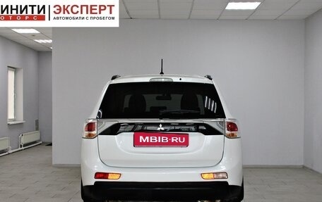 Mitsubishi Outlander III рестайлинг 3, 2013 год, 1 399 900 рублей, 5 фотография