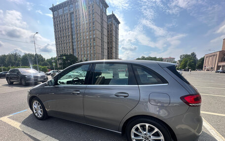 Mercedes-Benz B-Класс, 2019 год, 2 250 000 рублей, 2 фотография