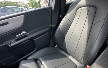 Mercedes-Benz B-Класс, 2019 год, 2 250 000 рублей, 15 фотография