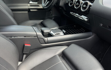 Mercedes-Benz B-Класс, 2019 год, 2 250 000 рублей, 16 фотография